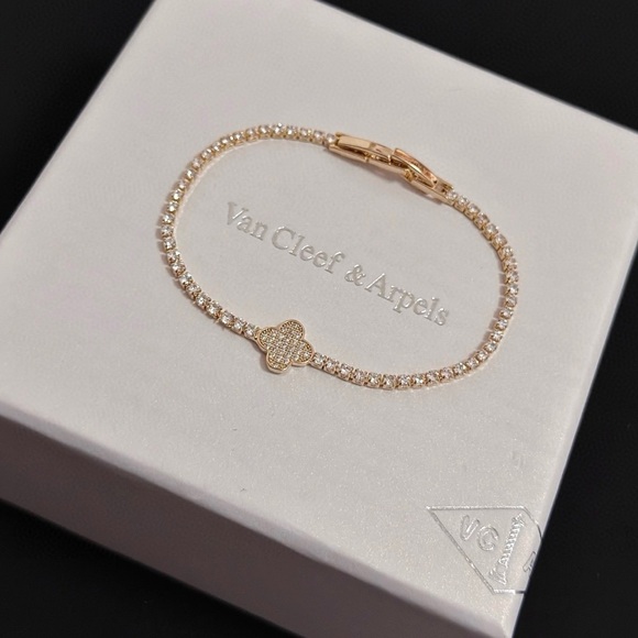 Van Cleef & Arpels Rose Gold Pavé Clover Diamond Tennis Bracelet - Picture 2 of 5